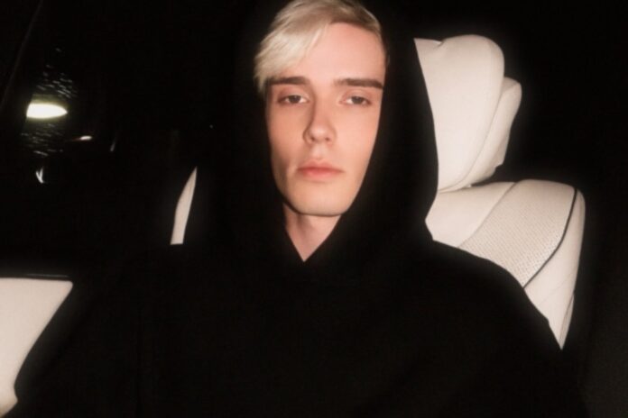 2 AM – Acoustic Session