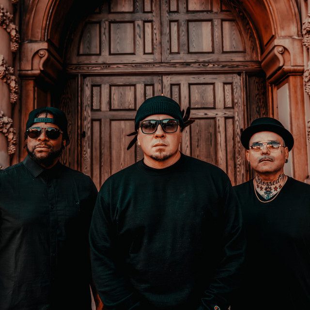 Dois gigantes do metal cristão desembarcam por aqui pra 7 shows. E dois deles ainda vêm com Living Sacrifice de quebra