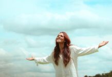 “Eu Creio Em Ti” – Na voz de Mariana Bonatto, a declaração de fé que nasceu no secreto