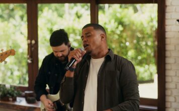 John Cunha apresenta o clipe da faixa “Teu Amor” pela Central Gospel Music