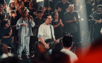 Após seis anos, Morada apresenta o álbum {AO SENHOR • AOS SANTOS • AO MUNDO} só com músicas inéditas