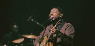 Eli Soares apresenta o álbum “Live in Recife” e o vídeo de “Me Ajude a Melhorar” Live in Recife