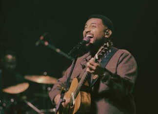 Eli Soares apresenta o álbum “Live in Recife” e o vídeo de “Me Ajude a Melhorar” Live in Recife
