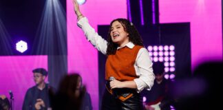 Após quatro anos de oração, Alana Araújo realiza sonho e lança single pela Todah Experience A cantora Alana Araújo. Foto: Todah Music.