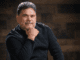 Fernandinho Siqueira reúne sucessos da carreira em álbum especial lançado exclusivamente no YouTube O cantor gospel Fernandinho Siqueira. Foto: Divulgação.