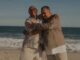 Carlos Meneleu e Waguinho lançam o samba gospel “Deixe-me em Paz”