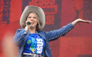 Talita Dias leva sua voz à Marcha de Jesus e vive um dos momentos mais simbólicos de sua trajetória