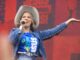 Talita Dias leva sua voz à Marcha de Jesus e vive um dos momentos mais simbólicos de sua trajetória