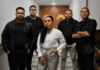 Erika Guermai lança “1 Coríntios 13” e destaca força da banda que dá vida ao projeto “Cantando as Escrituras” A cantora Erika Guermai e banda. Foto: Divulgação.