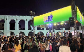 Centenas de jovens participam do encerramento da Semana do Avivamento nos Arcos da Lapa com participação de Lukas Agustinho e Dan Nascimento