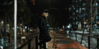 Cleiton Gomes lança primeiro EP autoral após se mudar do Rio para São Paulo Cleiton Gomes lança primeiro EP autoral após se mudar do Rio para São Paulo