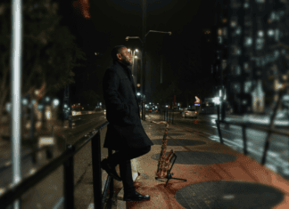 Cleiton Gomes lança primeiro EP autoral após se mudar do Rio para São Paulo Cleiton Gomes lança primeiro EP autoral após se mudar do Rio para São Paulo