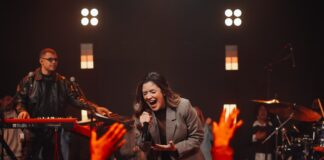 Stella Laura alcança o 1º lugar entre os vídeos musicais em alta no YouTube Brasil com “Em Teus Braços” Em Teus Braços