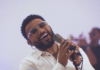 Eli Soares apresenta o single e clipe de “Estamos de Pé” Estamos de Pé