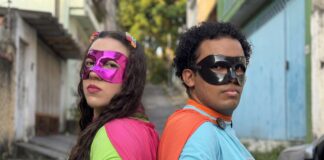De single a game: Beatriz Borgueti e ZÉZIIN ampliam a experiência musical com “GAME OVER” Os cantores Beatriz Borgueti e ZÉZIIN. Foto: Divulgação.