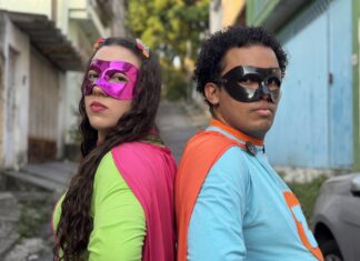 De single a game: ZÉZIIN e Beatriz Borgueti ampliam a experiência musical com “GAME OVER” Os cantores Beatriz Borgueti e ZÉZIIN. Foto: Divulgação.